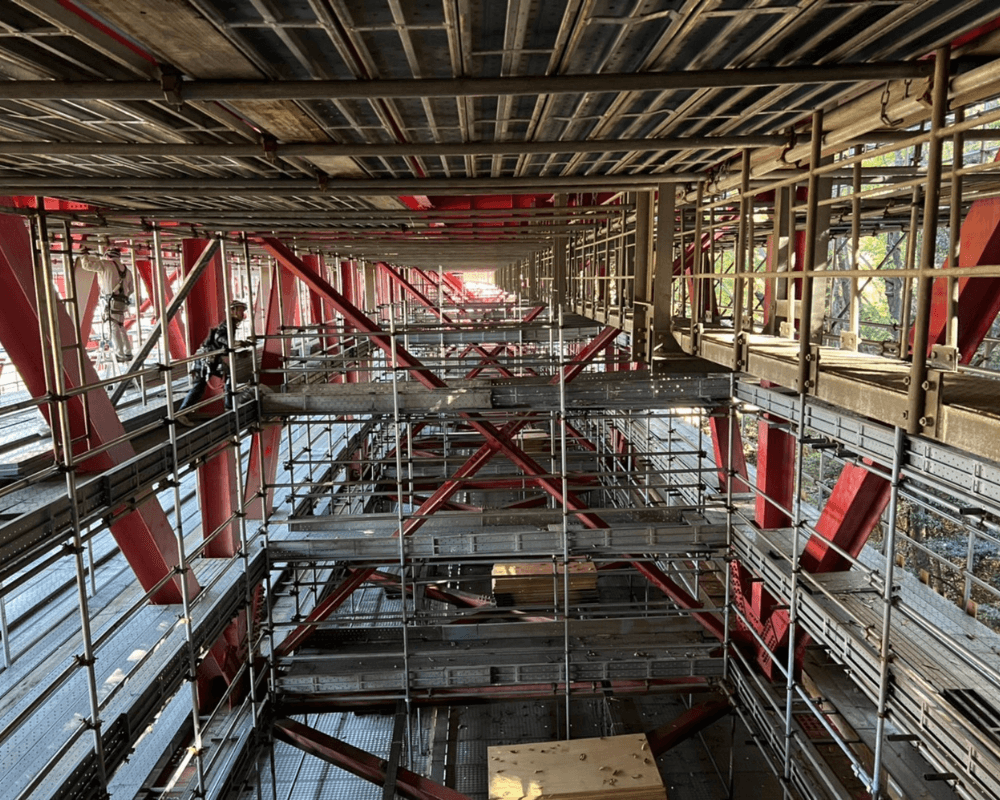 安佐北区 高速道路鉄骨塗装用吊足場 - 画像5