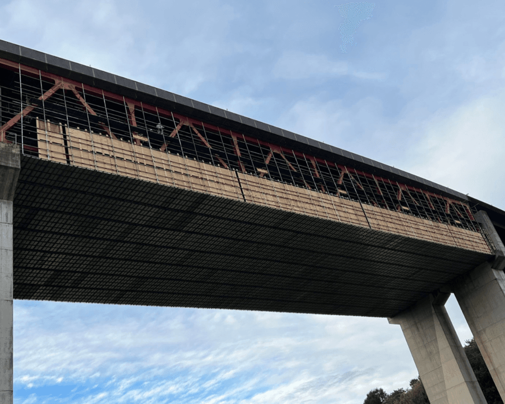 安佐北区 高速道路鉄骨塗装用吊足場 - 画像6